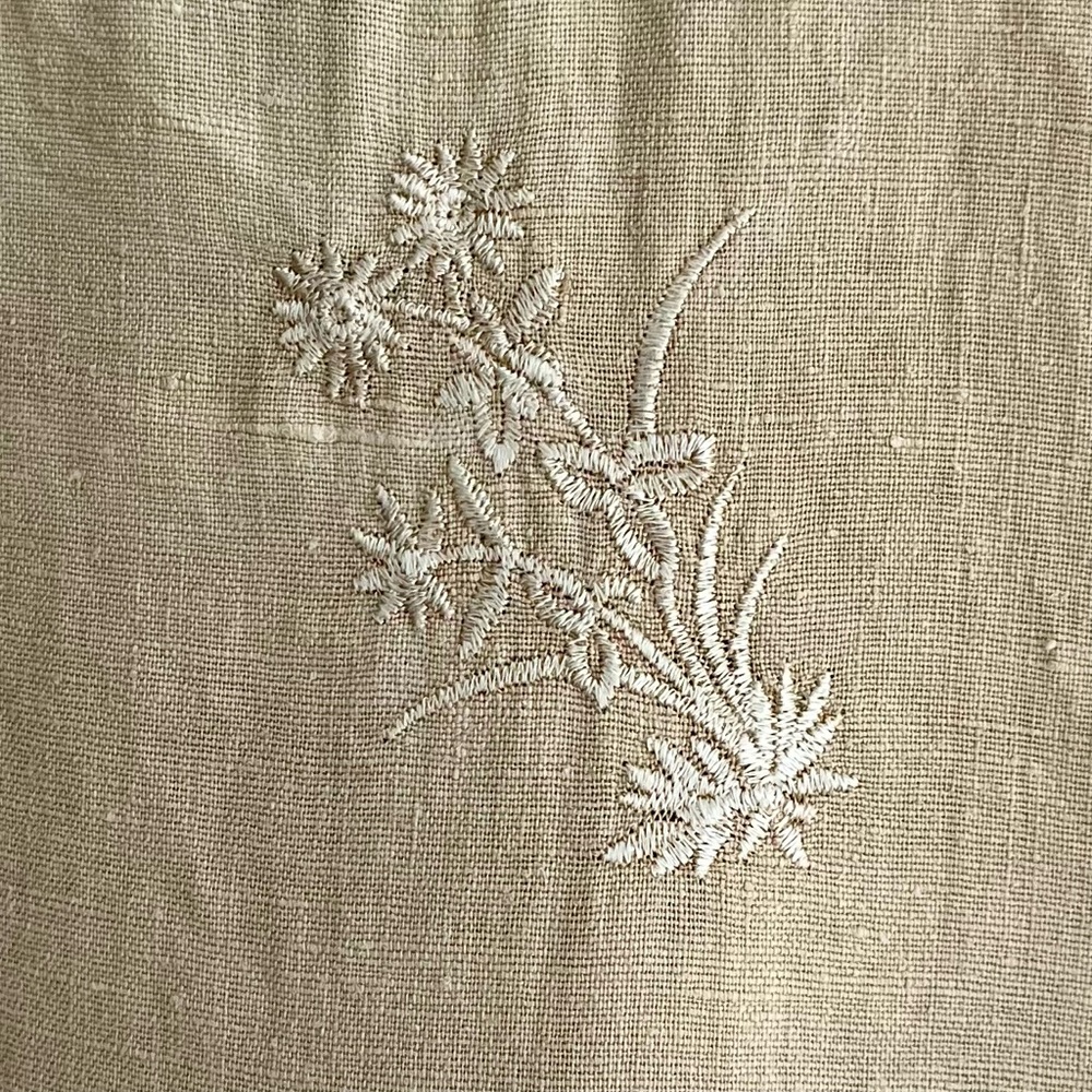 NU Construction Vintage Beige Embroidered Tank Top PL - Picture 6 of 8
